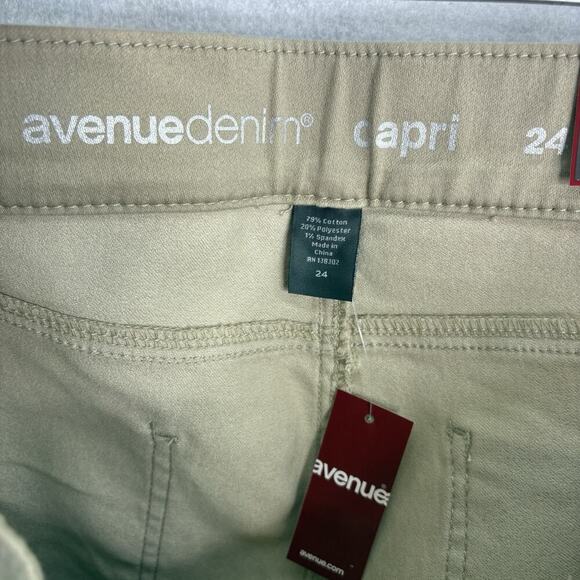 Avenue Women’s Plus Size 24 Khaki Butter Denim Capri Pull On Pants NWT Comfort - Picture 7 of 8